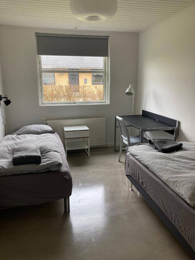 Villa Med Private Vaerelser Delt Badevaerelse/Kokken, Viby Sj. מראה חיצוני תמונה