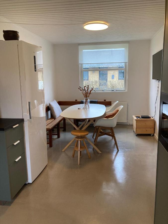 Villa Med Private Vaerelser Delt Badevaerelse/Kokken, Viby Sj. מראה חיצוני תמונה