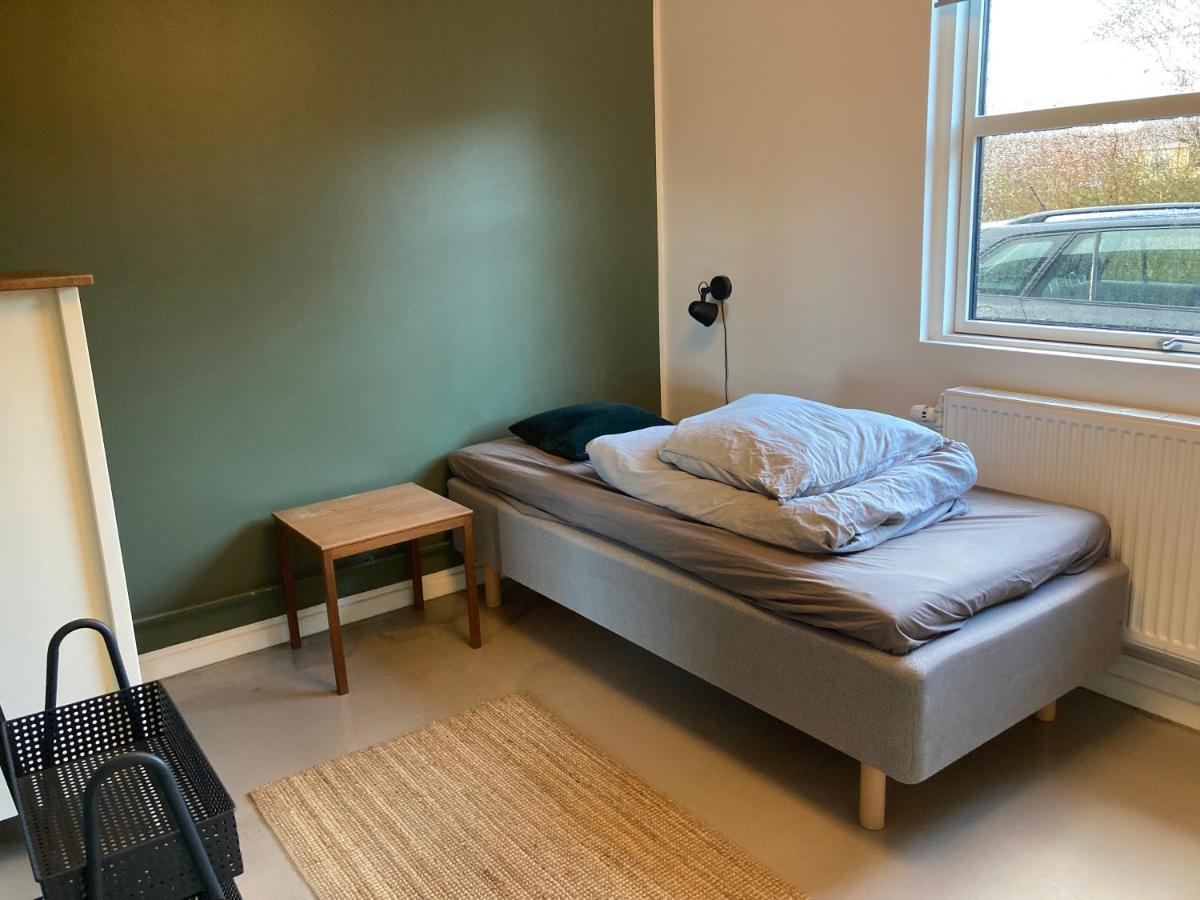 Villa Med Private Vaerelser Delt Badevaerelse/Kokken, Viby Sj. מראה חיצוני תמונה